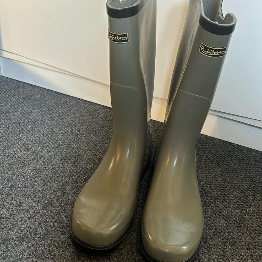 Puddletons grey rain boots women’s size 9 grey and black